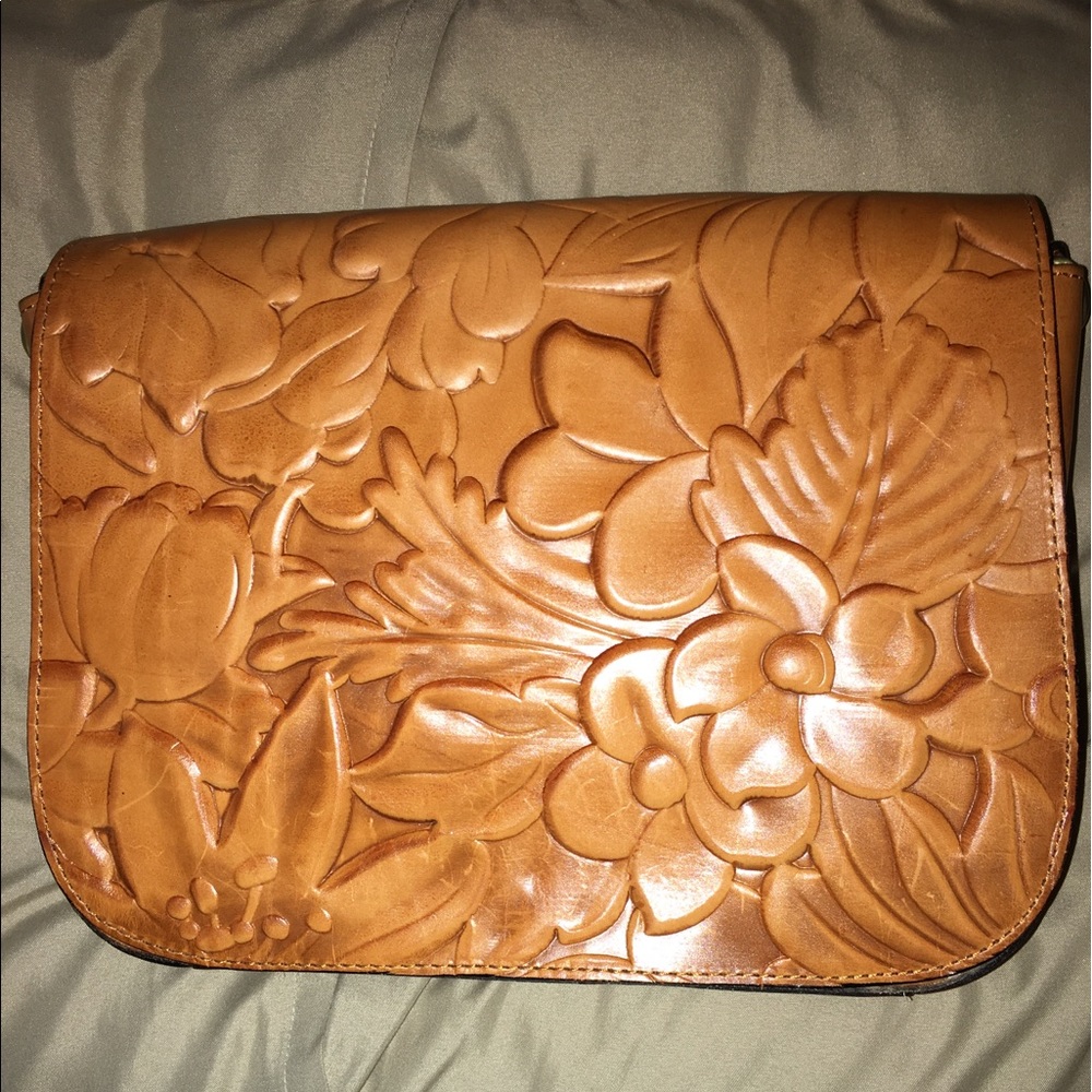 ⭐️HOST PICK⭐️ NWT 💯%Authentic Patricia Nash Debossed Crossbody